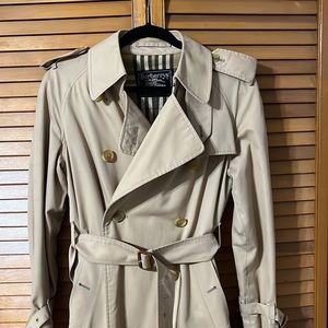Vintage Women’s Burberry Trench Coat